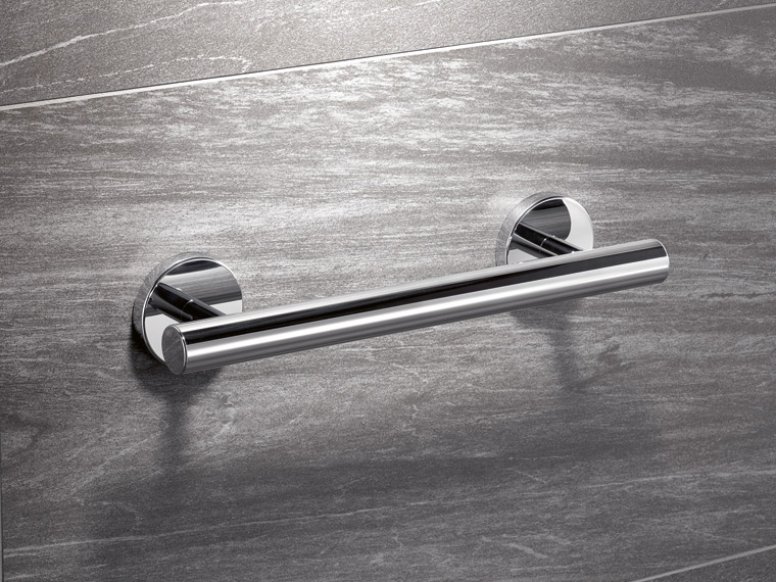 Polyamide grab handle with chrome look